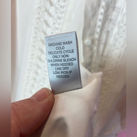 Avenue white long sleeve button front blouse lace accent plus size 26/28 - Picture 9 of 14